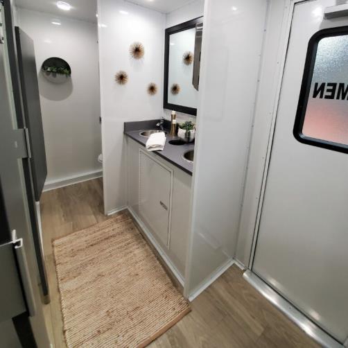 Restroom Trailer For Rent in California